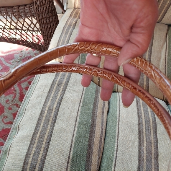 Gussaci Large 2-Tone Large Handbag/Purse - Picture 10 of 16